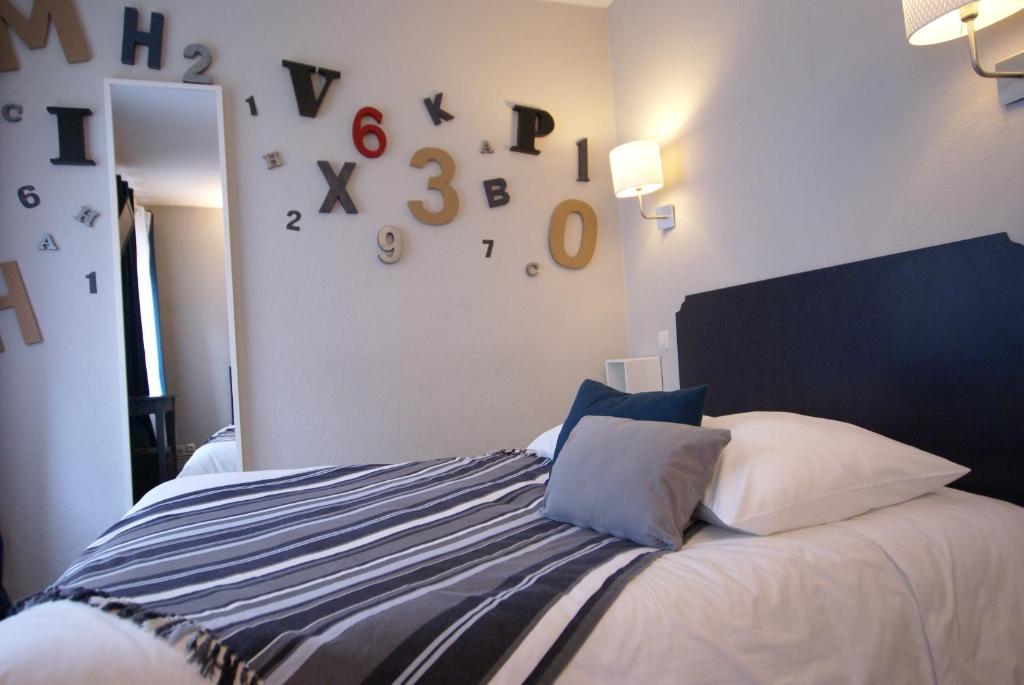 Hotel De La Placette Barcelonnette Szoba fotó